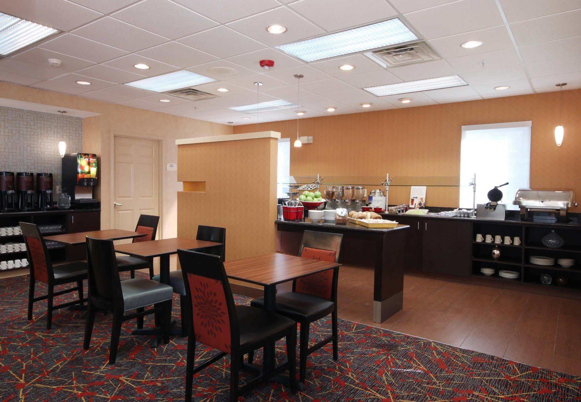 Residence Inn Houston North Restaurant photo